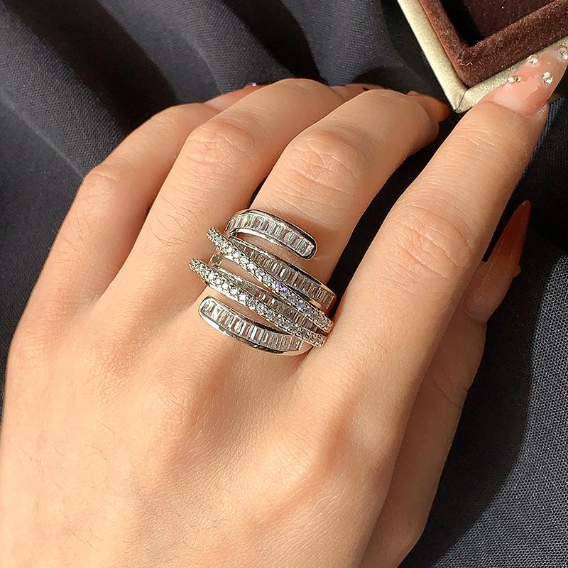 European and American Luxury Atmospheric Rings Geometric Lines Full Diamond Zircon Rings for Women