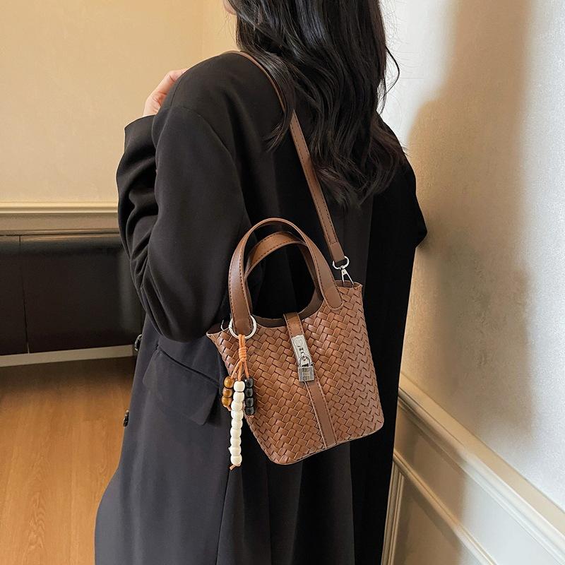 Premium sense woven pattern bag women's fashion versatile messenger bag handbag bucket bag