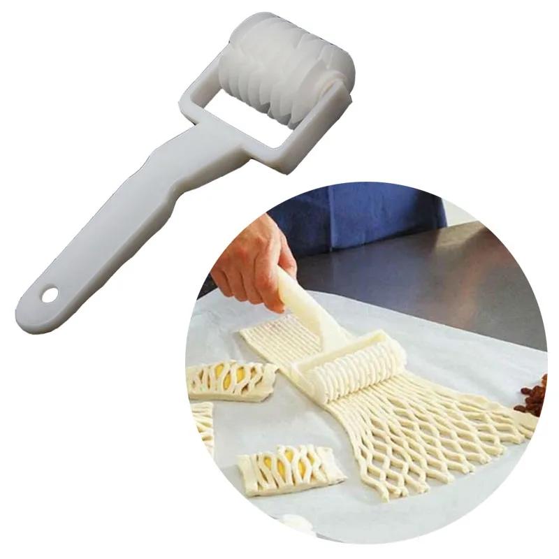 High Quality Pie Pizza Cookie Cutter Pastry Plastic Baking Tools Bakeware Embossing Dough Roller Lattice Cutter Craft Small Size