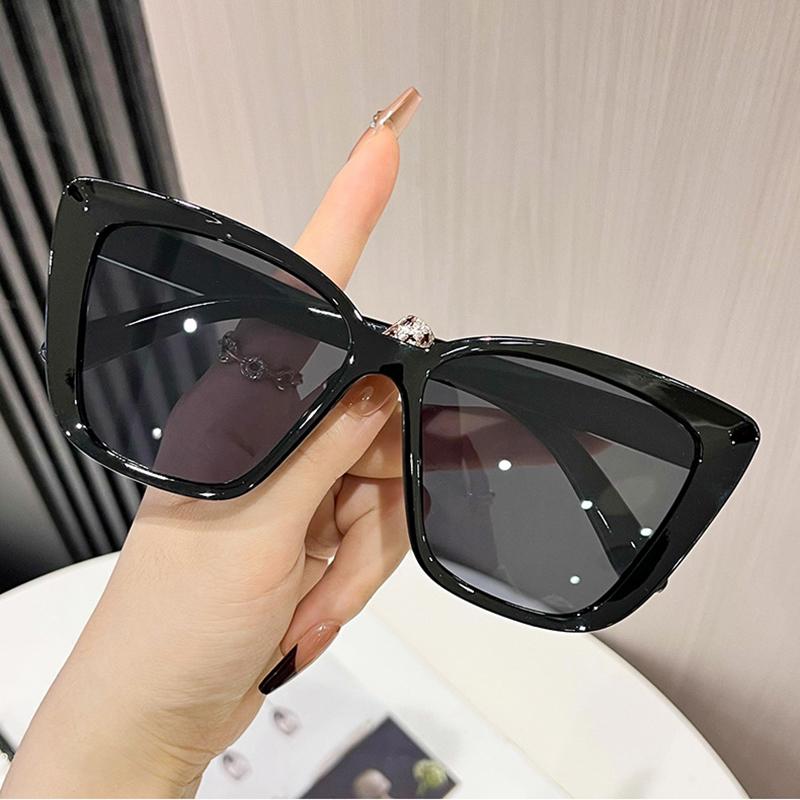 

European Sunglasses Oversized Fashion Eye Sunglasses Large Box Sunglasses Classic For Cycling Party Gathering Fashionable