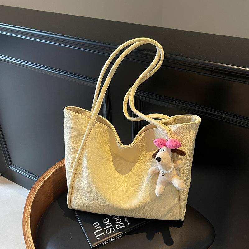 Simple and versatile bag women's large-capacity new casual shoulder bag niche class commuter tote bag