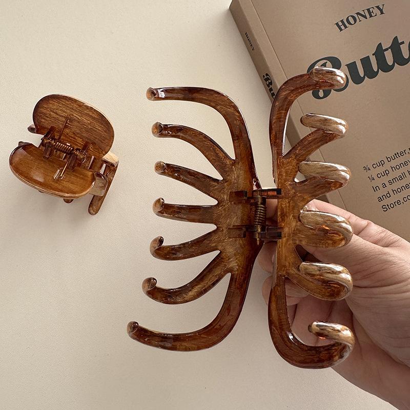 Chinese Style Lacquer Wood Hair Claws for Women Retro High-End Large Wooden Shark Clip Gentle Back of Head Hair Accessories Gift