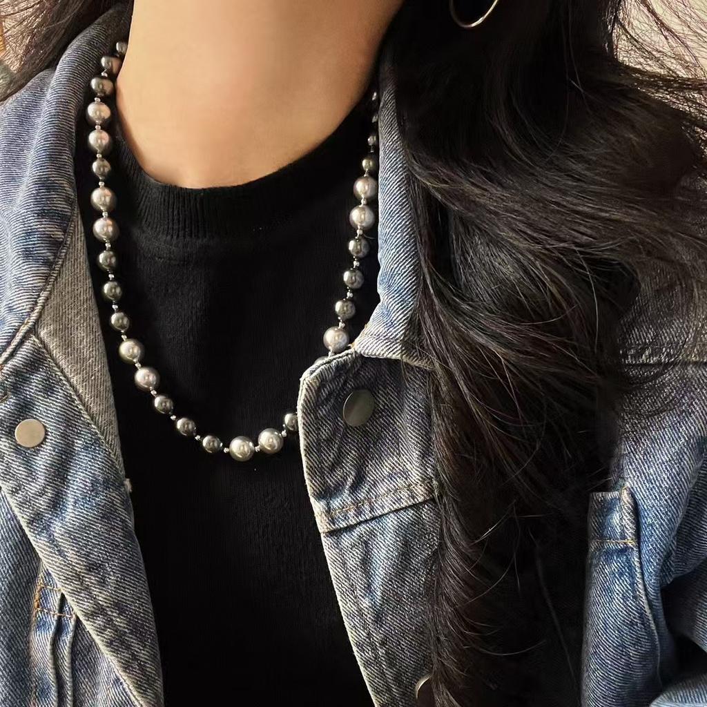 Retro Strong Light Is Round High Quality Cold Black Gray Artificial Crystal Pearl Necklace Collarbone Chain