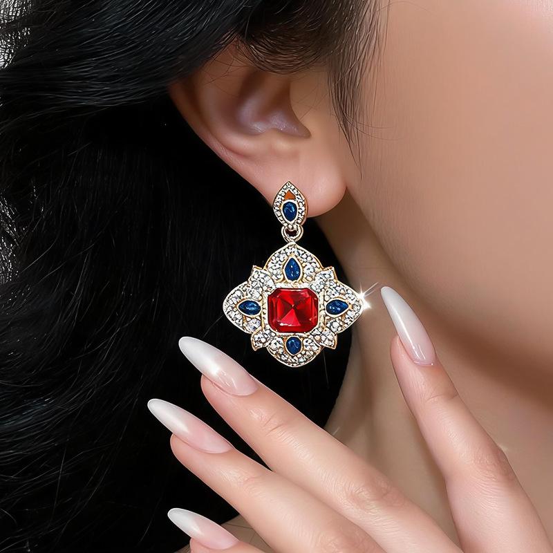 Silver Needle Rhinestone Diamond Rhombus Flower Stud Earrings In Retro Court Style for Women