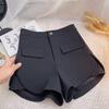Gonne e pantaloni da donna – Pantaloncini