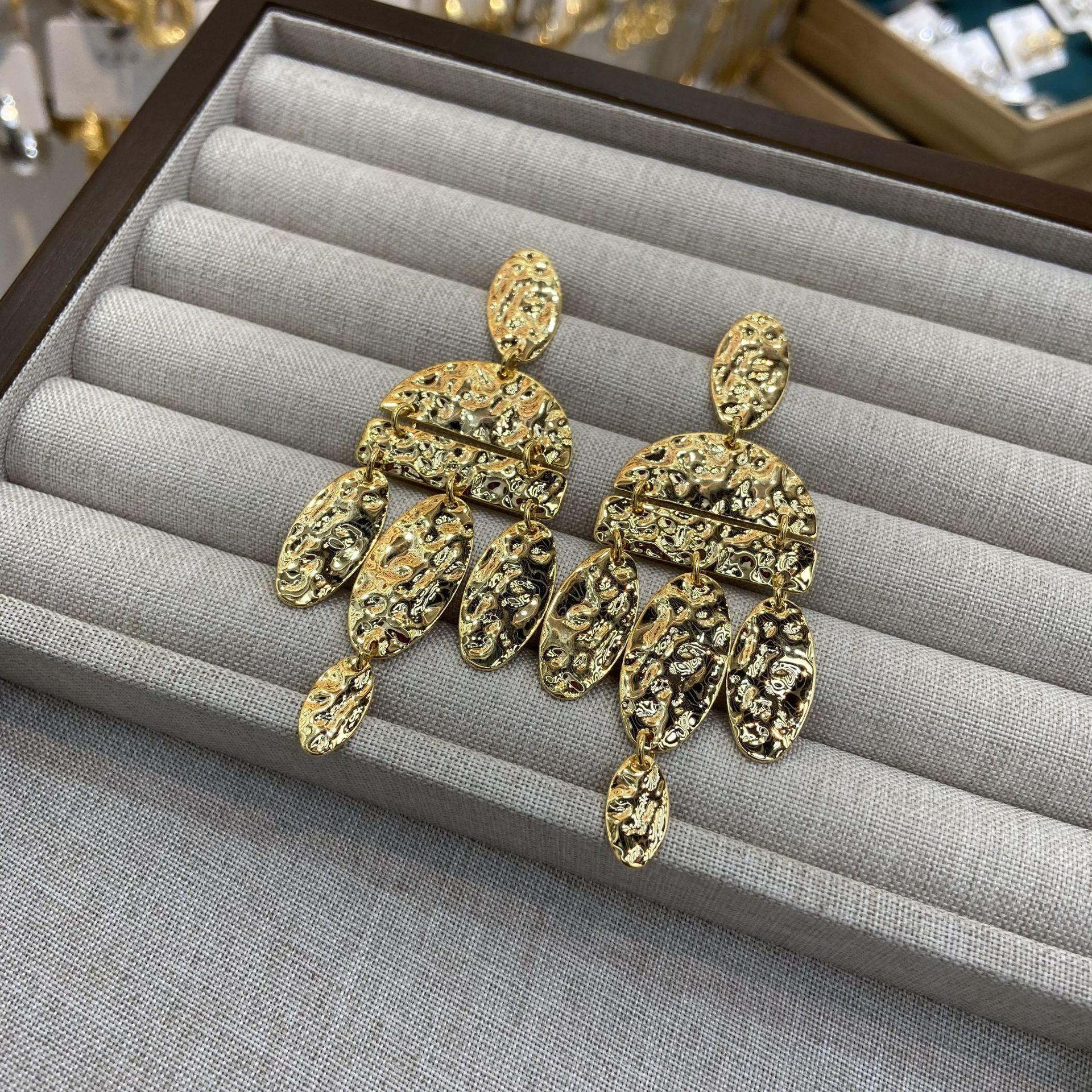 

Винтажные неровные серьги