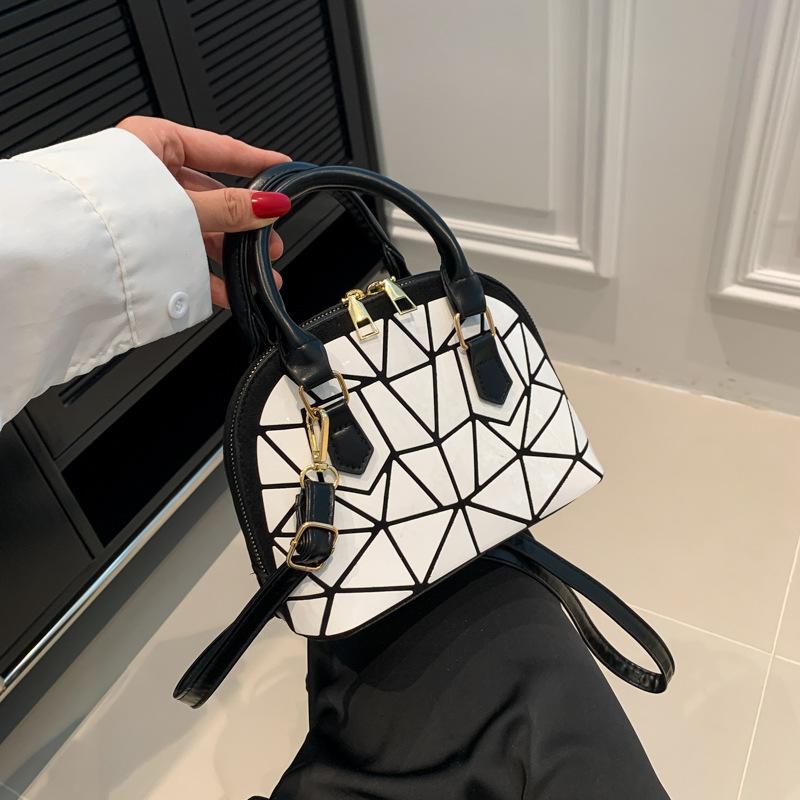 Stylish and Simple Handbag Women's New Trend Casual Shoulder Messenger Bag Laser Handbag Women's Bag