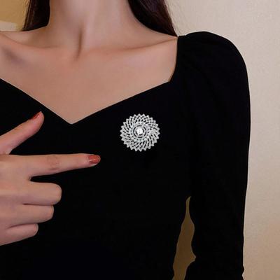 Sonnenblumen-Anstecknadel für Damen, Abzeichen mit Strasssteinen für Kleid, Mantel, Schal, Dekorative Kragenbrosche für Mutter, Hochzeit