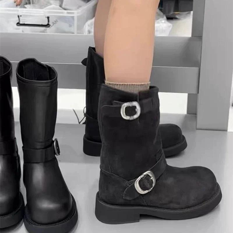 

Модная женская обувь 2024 года, горячая распродажа, женские сапоги до середины икры, ретро-современные сапоги, женские туфли с пряжкой на ремне и круглым носком, на низком каблуке 35