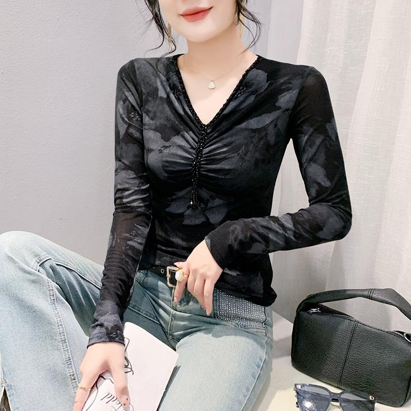 Beaded Pleated Base Shirt for Women Long-sleeved Winter V-neck Printed Top Slim Fit Mesh T-shirt