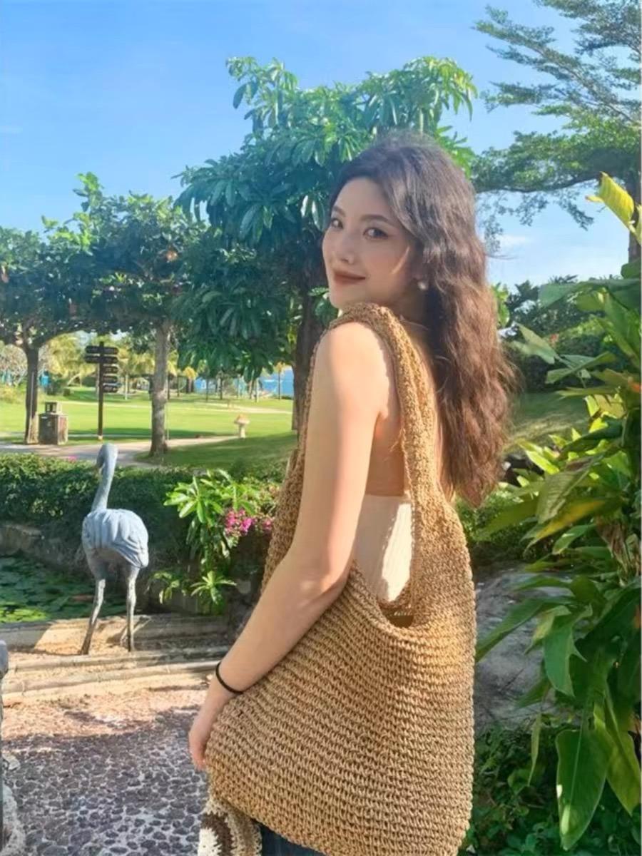 Straw Handmade Woven Bag for Women - Handmade Grass Woven Tote Bag,  Large Capacity Handbags 39X33X2cm