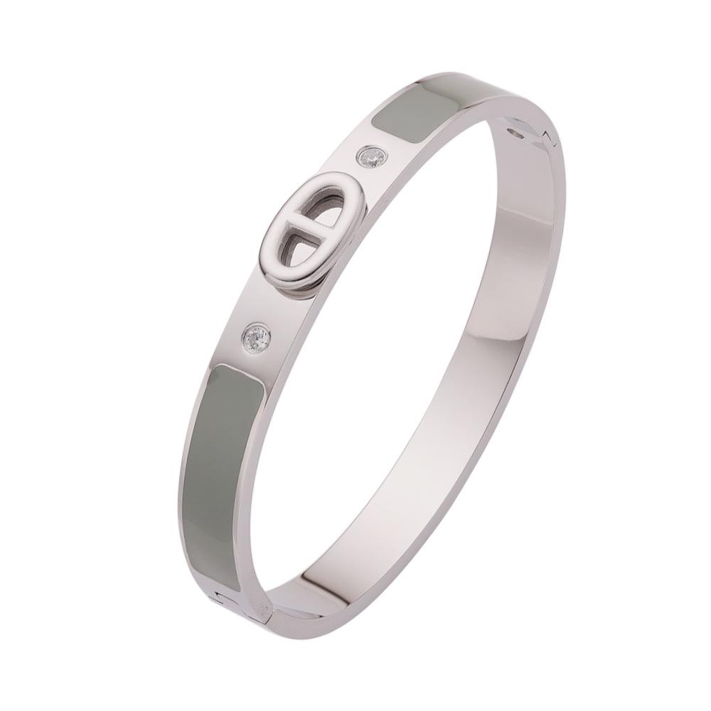 18K Gold-Plated Stainless Steel Pig Nose Bracelet with Zirconium Detailing