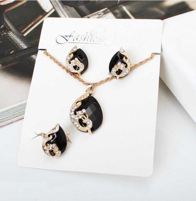 European & American Creative Peacock Crystal Jewelry Set: Earrings and Necklace
