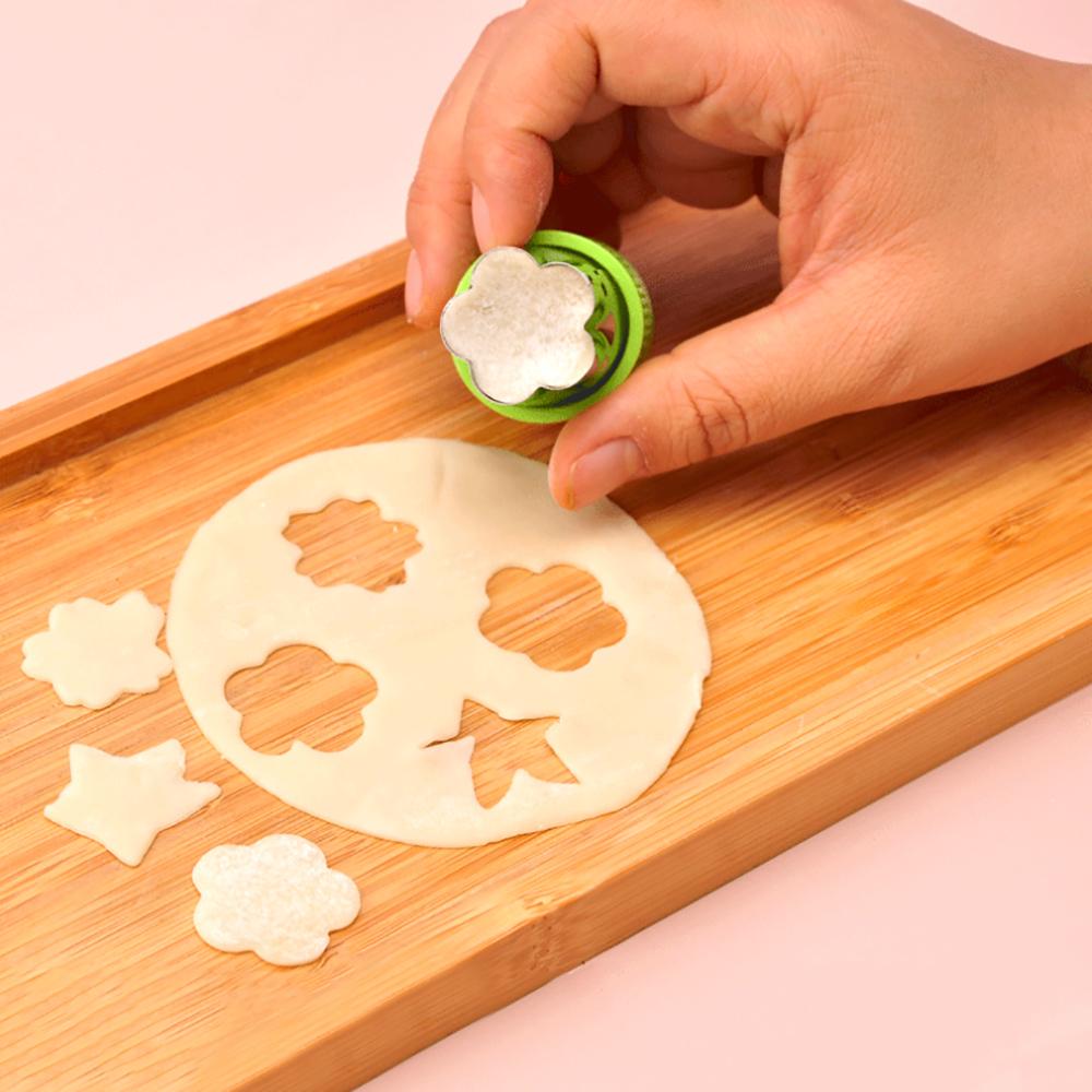 Silicone world 9Pcs/set Cookie Cutter Embosser Vegetable Cutter Portable Stainless Steel Fruit Cutting Die Kitchen Baking Tools