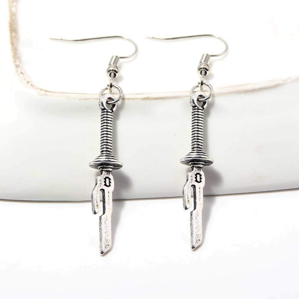 Pendientes Anime Jujutsu Kaisen Fushiguro Toji Modelo de Arma Colgante Clips para Orejas para Mujeres Hombres Joyería