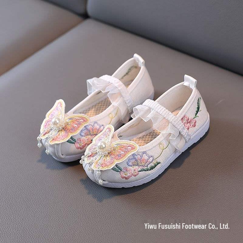 Ancient-Style Hanfu Shoes for Girls: Autumn/Winter Embroidered, Handmade Old Beijing Cloth Shoes in Traditional Chinese Design for Babies & Children.