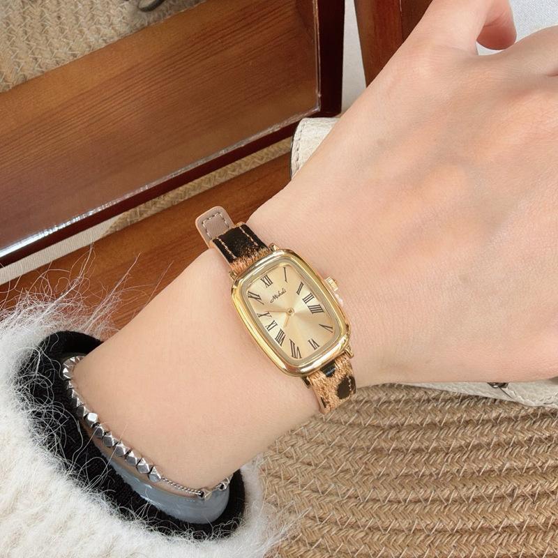 Römisch Retro Klein Exquisit Quadratisch Damen Einfach Temperament Leopardendruck Gürtel Uhr