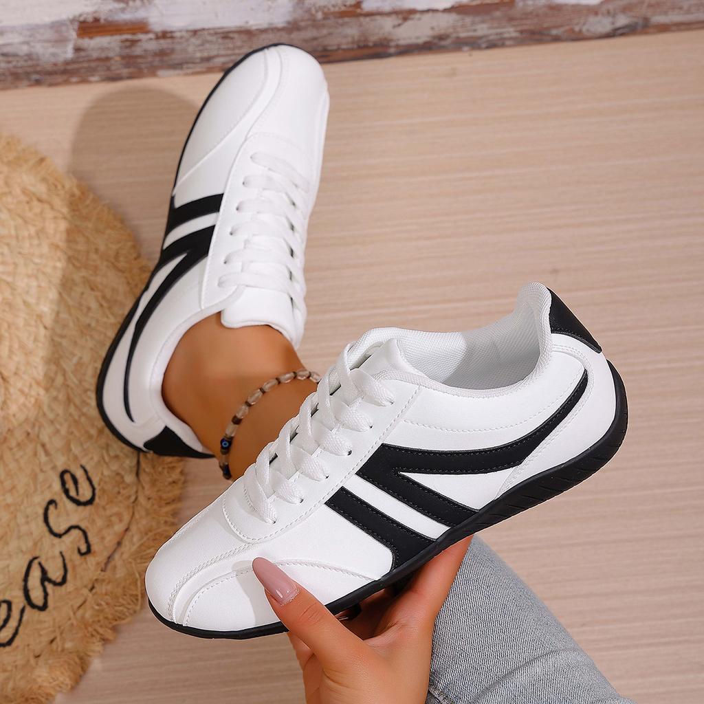 Women's new casual sports shoes.2025 foreign trade large size front lace-up casual board shoes.autumn and winter women's shoes