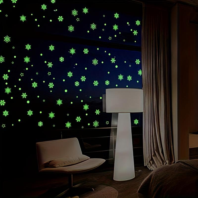 50/100PCS Luminescent Snowflake Wall Stickers, Mini Christmas Snowflake Luminous Wall Decoration Suitable For Home Bedroom Baby Room Decoration