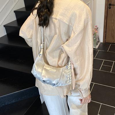 Sac dumpling populaire du jour pour femme, nouveau sac à bandoulière polyvalent d'été, sac messager mode pour le travail