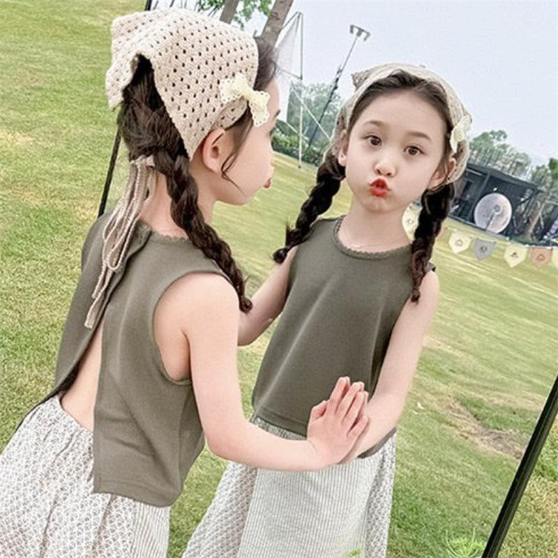 

Детская шапка с кисточками в виде забавного большеглазого монстра, связанная крючком вручную Children 48-54cm