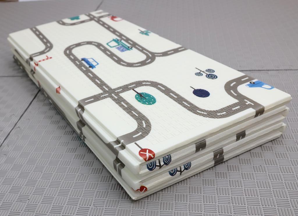 folding mat 200x180x1cm - forest/road