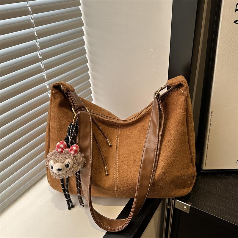 Retro Bag Female Tote Bag Large Capacity Autumn and Winter Foreign Style Oblique Span 2025 New Leisure Work Commuter Bag