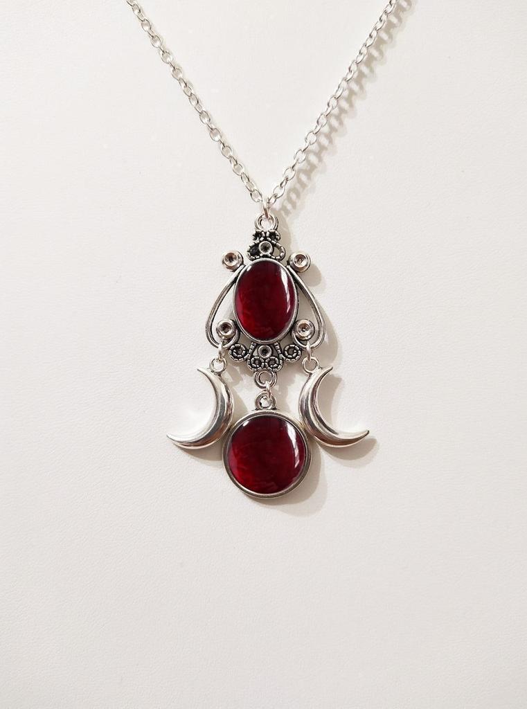 Personality Punk Sliver Color Triple Moon Goddess Round Oval Amethyst Pendant Necklace for Women Creative Charm Jewelry Gifts