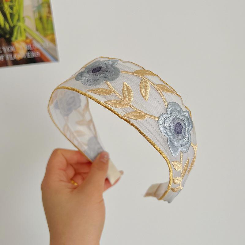 Luxury Embroidered Chinese Zanhua Wide-Brim Face-Washing Headband for Women