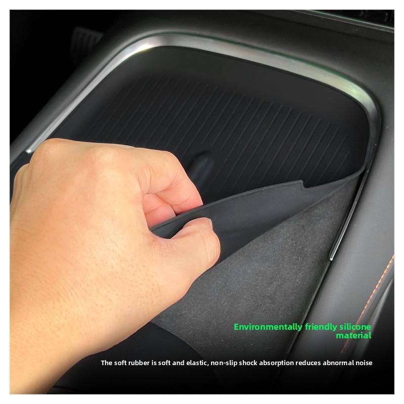 Car Center Control Wireless Charging Silicone Panel Silicone Anti-slip Mat for Deepal S07 S7 2023 2024 2025 Interior Accessories