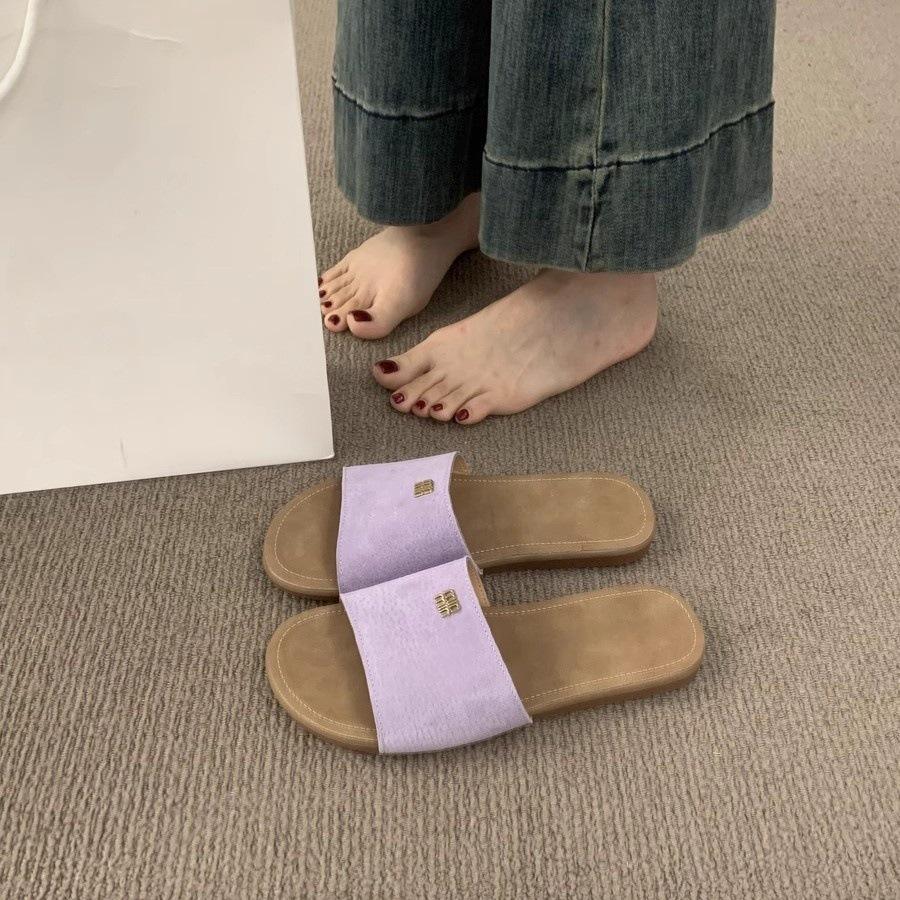 Frosted one-word with casual flat-bottomed slippers for women's summer wear 2025 new dopamine beach cool slippers
