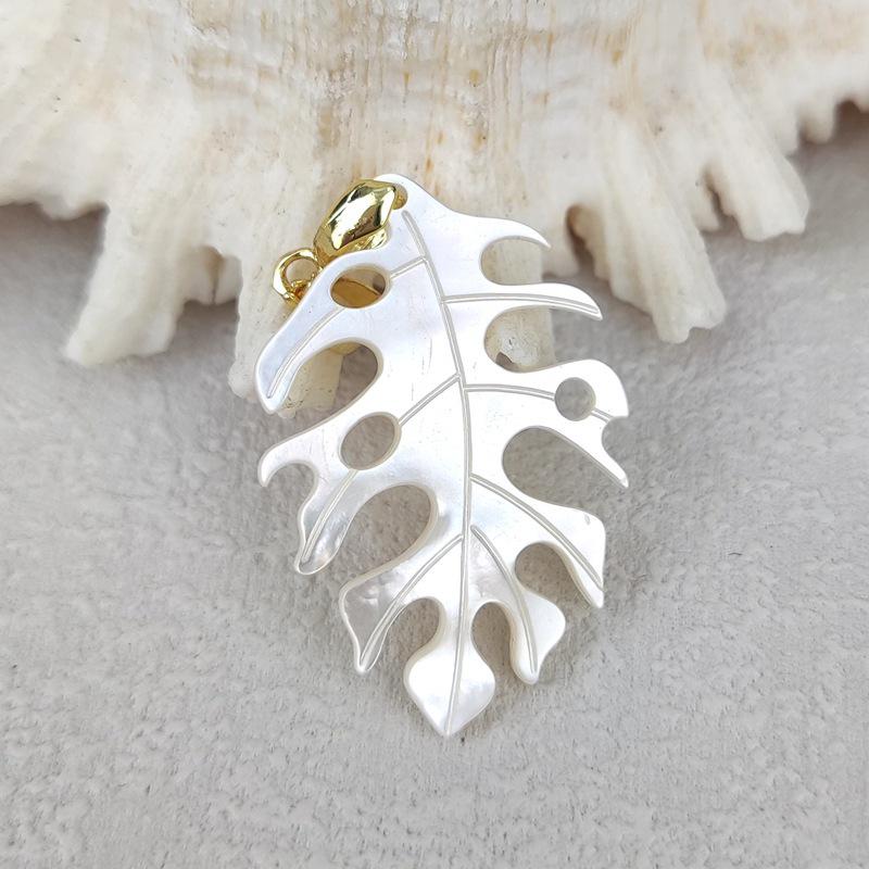 Natural Seashell Leaf Clavicle Chain with Camellia Pendant