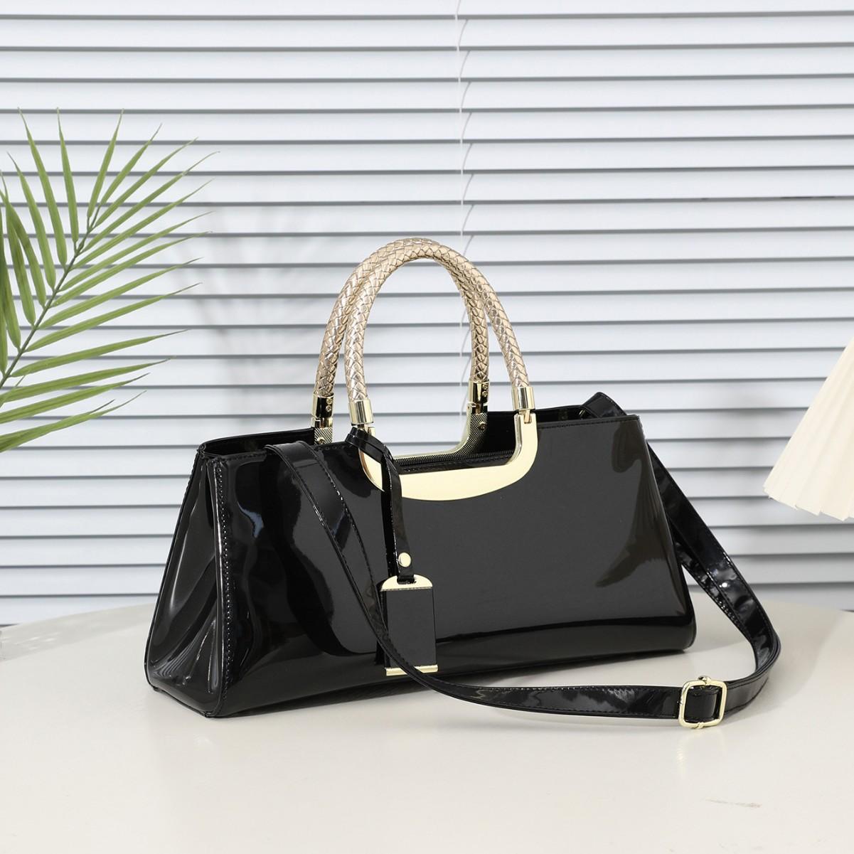 

2025 Fashion Glossy Rubber-coated Leather Handbag слонова кістка