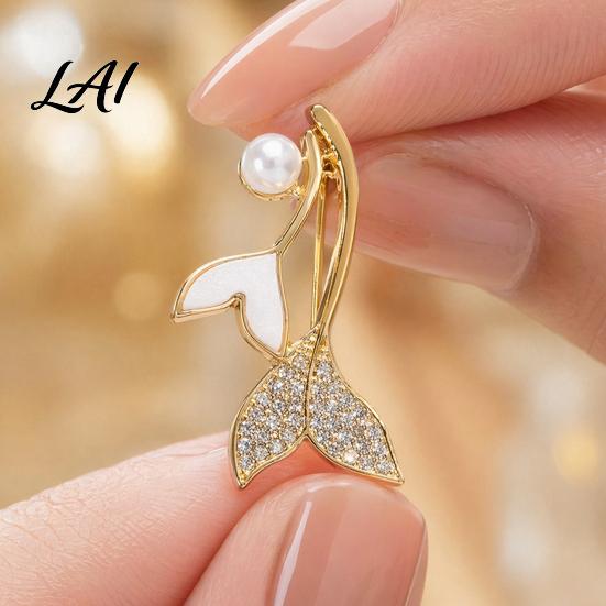 Anti-tarnish Brooch Pearl Fishtail Pin Strong Buckle Design Sturdy Alloy Electroplated Fashion Accessory Finish Brooch Marine Style for Coats