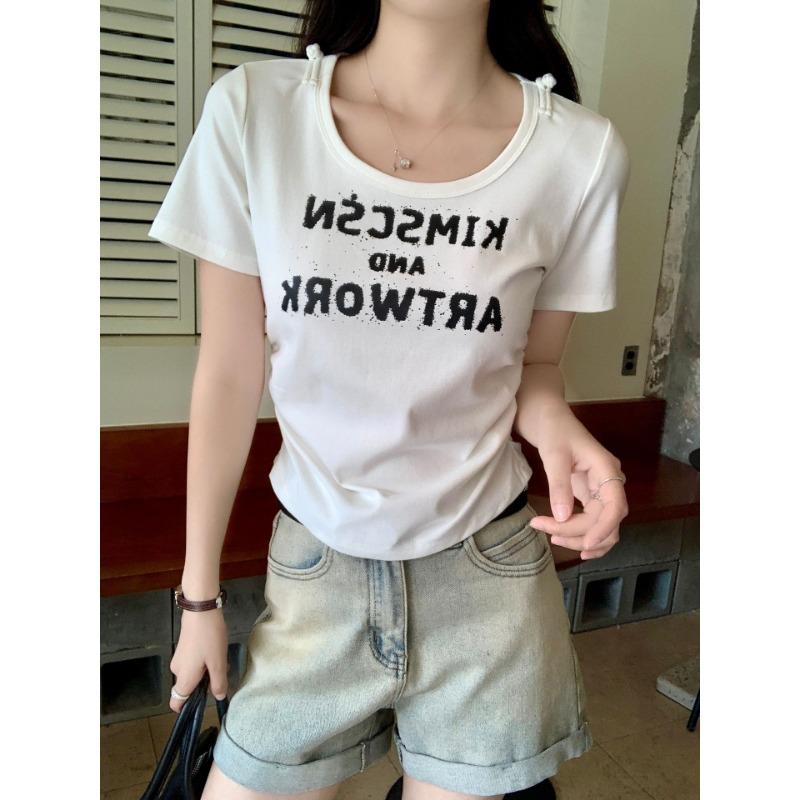

Женская футболка с коротким рукавом и принтом букв на плече, летний новый дизайн, плиссированный облегающий укороченный топ XL белый