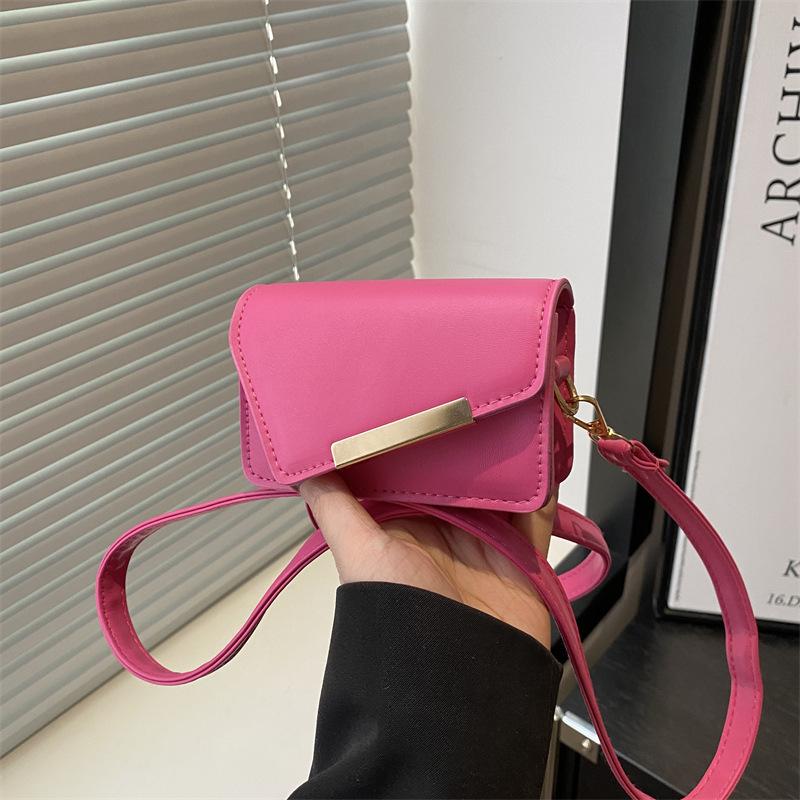 

Mini small fresh cherry fashion women s bag summer 2025 new trendy niche messenger bag foreign sweet small square bag роза розовый