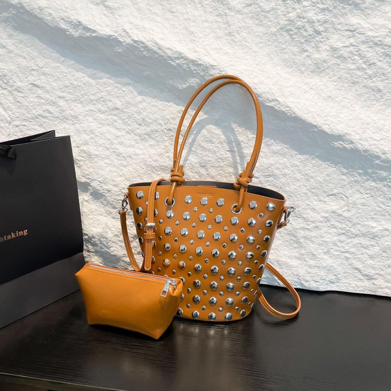 

Осень новая сумка-ведро на плечо сумка-мессенджер модная женская сумка персонализированная сумка для поездок под мышкой коричневый