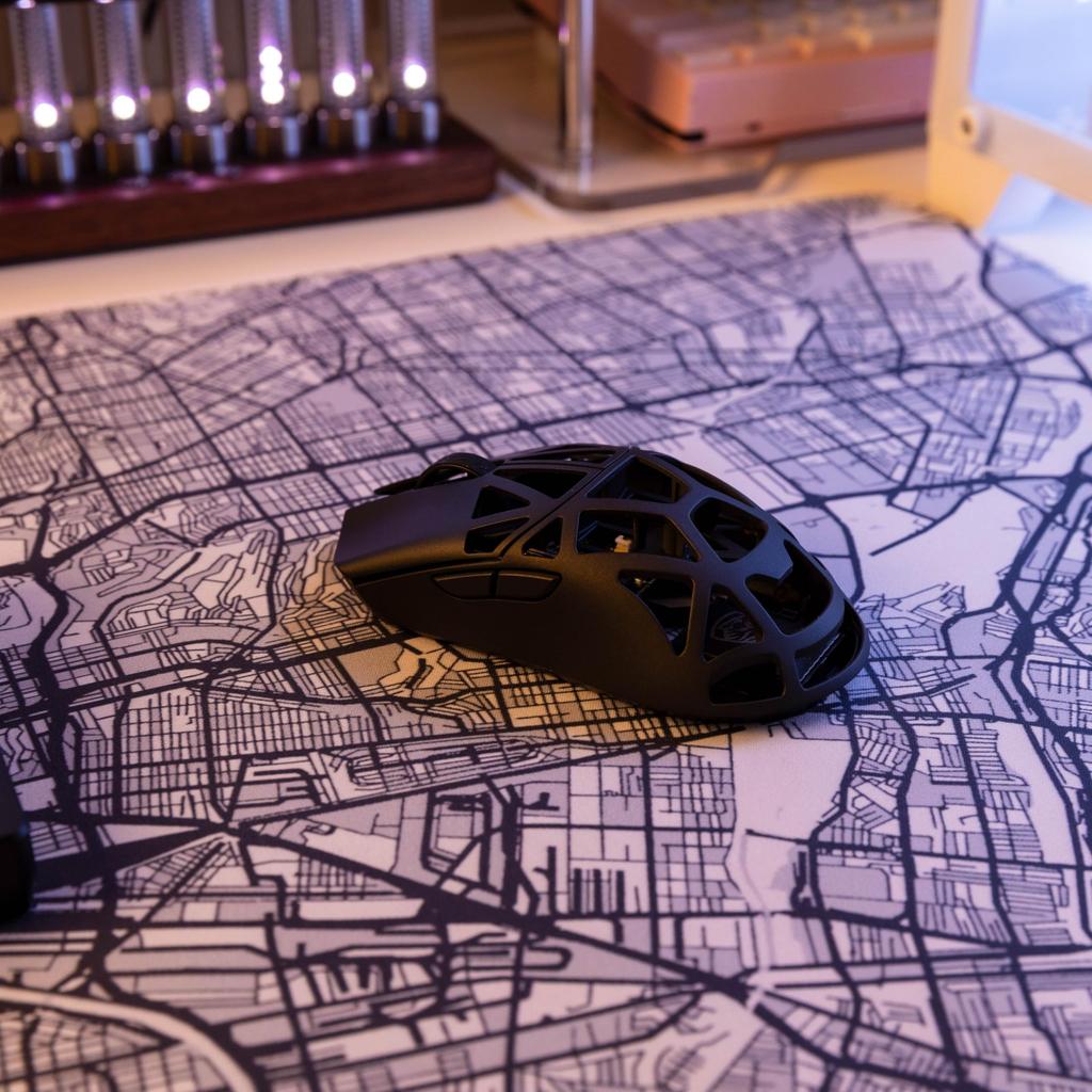 WLMOUSE Beast X Mini Pro Wireless Gaming Mouse with No Side Ambidextrous 8KHz Polling Magnesium Alloy 36g PAW3950HS Sensor Japanese Holes, Design,