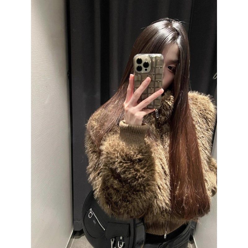 

Новая осенне-зимняя шуба из искусственного меха для женщин, короткая, экологичная, из меха ягненка, меховой утолщенный топ для тепла S коричневый