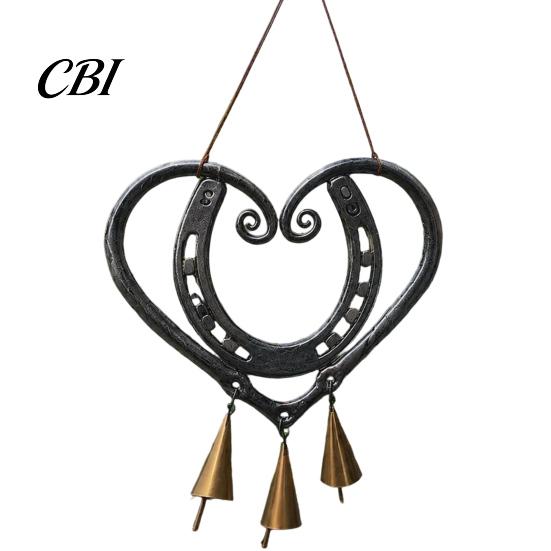 Atmospheric Outdoor Pendant Vintage Metal Heart Shape Wind Chimes Pendant, Retro Distressed Love Three Bells Sweet Tone Garden Chimes, Waterproof