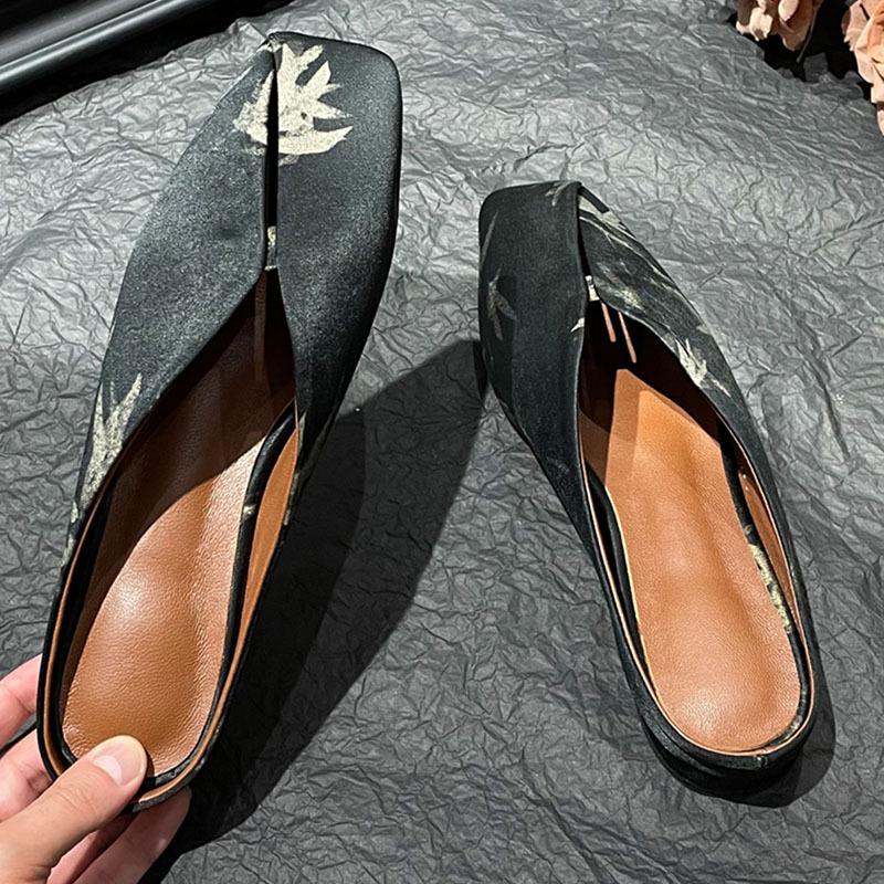 Neue Damen-Einzelschuhe im chinesischen Stil mit Druck, Sommer und Herbst 2025, französische flache elegante Halbpantoletten-Hausschuhe