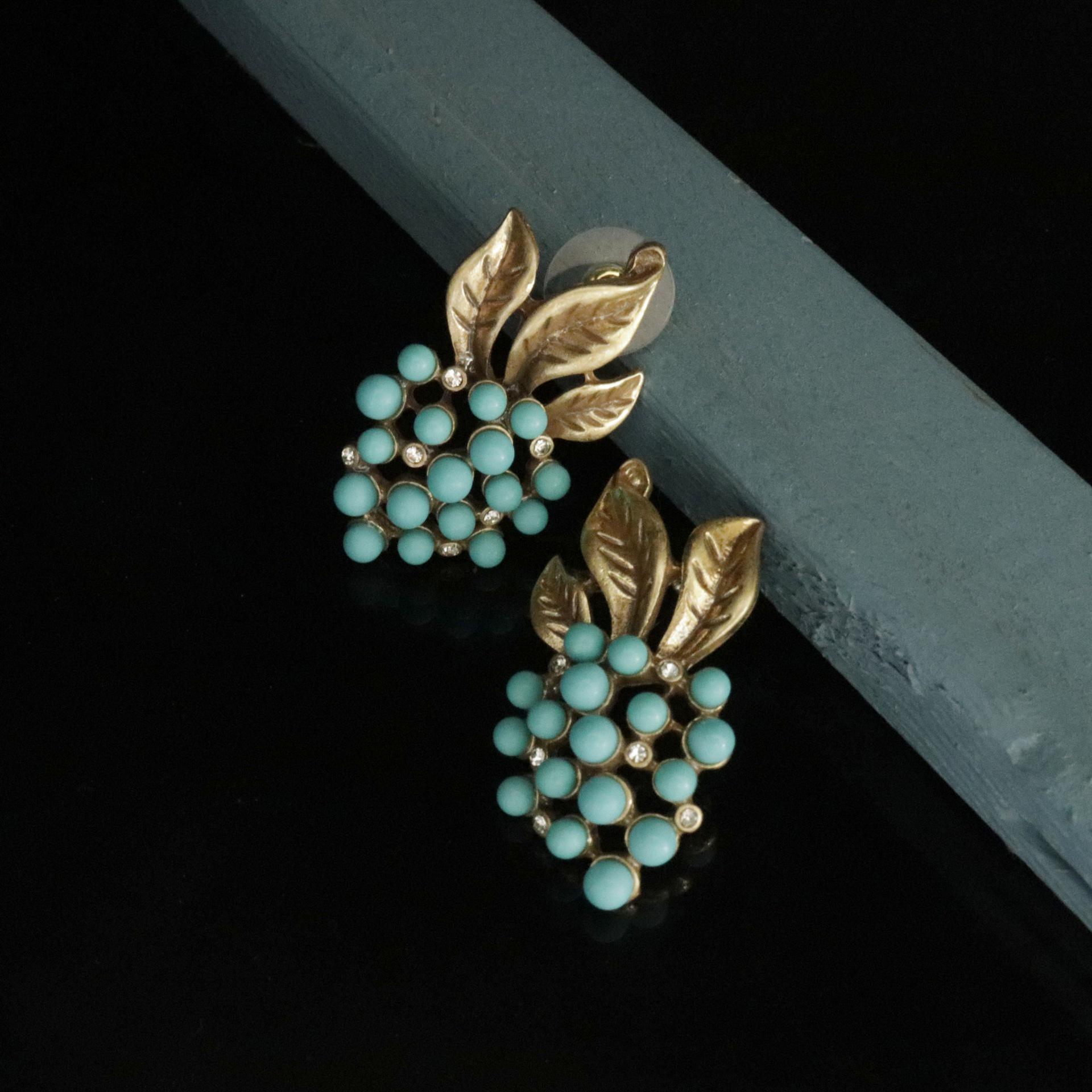 Turquoise Leaf Earrings & Elegant Necklace Set with Timeless Craftsmanship