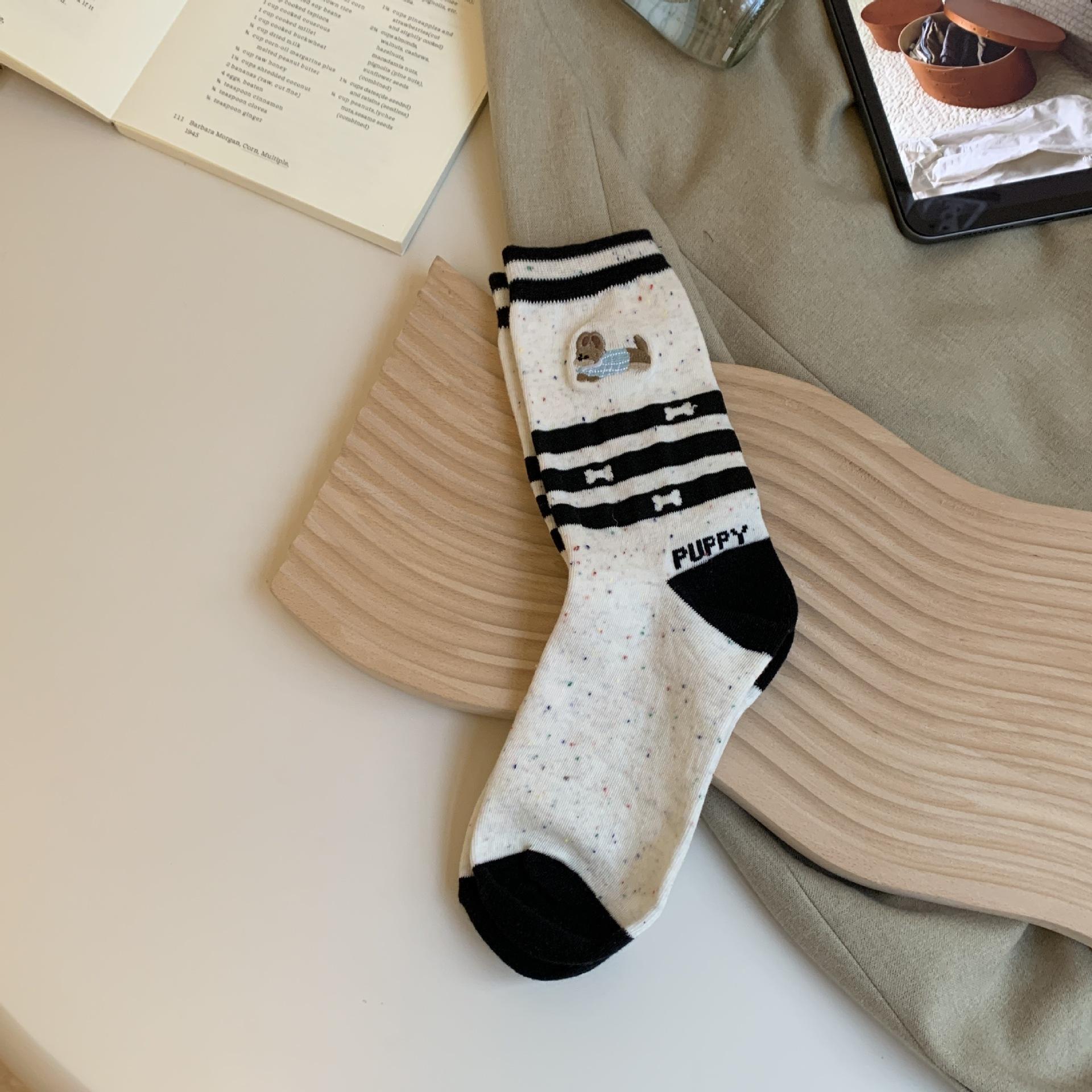 

Socks, Medium-Legged Cotton Socks, Embroidered Dachshund Cartoon Color-Blocking Pattern, Versatile, Breathable, Casual Sports One size fits all