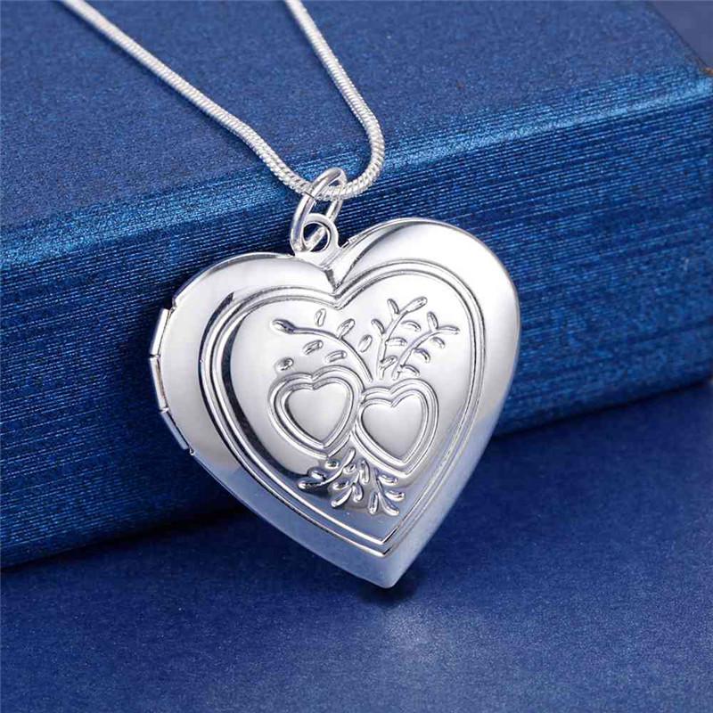 Silver-Plated Heart-Shaped Photo Frame Necklace with European and American Design