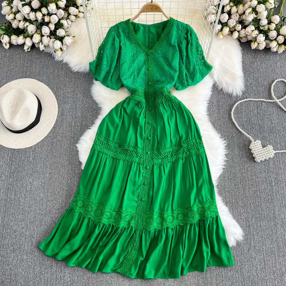 Neue Sommer Frauen V-ausschnitt Puff Kurzarm Dünne Lange Kleid Hohe Qualität Spitze Patchwork Big Hem Vintage Stickerei Kleid