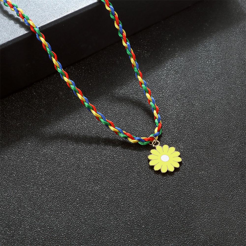 

Cute Daisy Pendant Braided Necklaces Handmade Colorful Woven Cord Adjustable Choker Fashion Jewelry for Holiday Boho Style Gifts жовтий