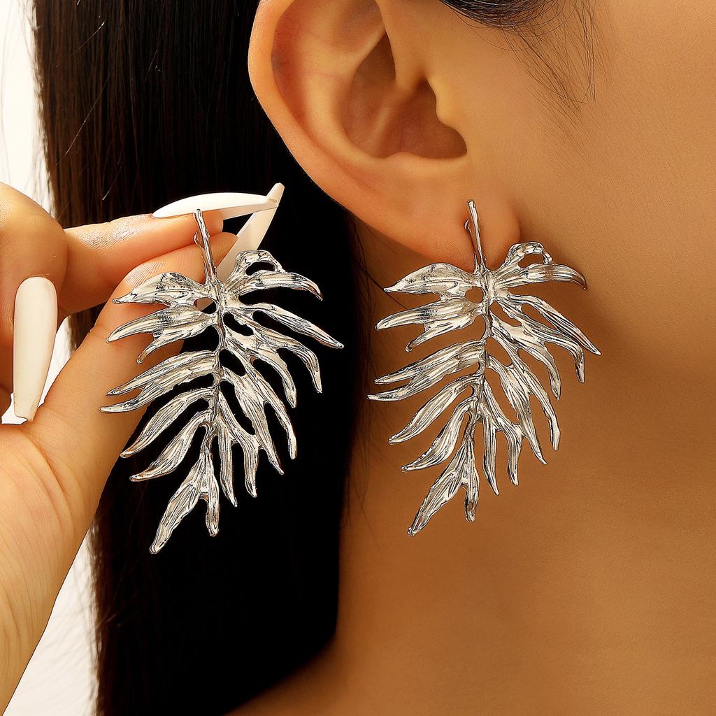 European and American Cold Wind Alloy Design Earrings Women's Retro Leaf Earrings Cross-border Jewelry Fashion Earrings Women