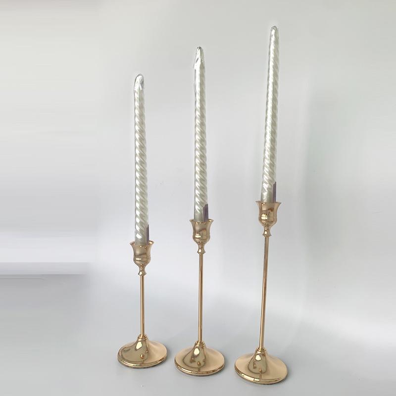 Europejski Złoty Świecznik z Kutego Żelaza - Luksusowy Romantyczny Dekor na Kolację przy Świecach