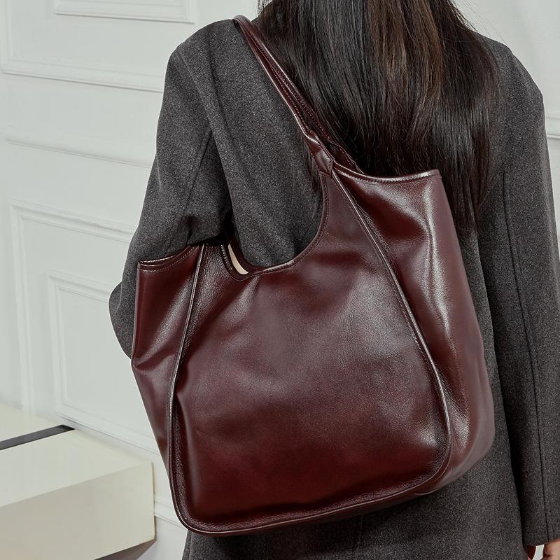 New First-layer Cowhide Messenger Bag, Vegetable Tanned Leather Women's Bag, Large-capacity Shoulder Bag, Commuter Shopping Bag, Underarm Bag.