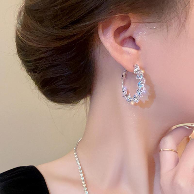 Super Flash Circle Earrings with Geometric Niche Design High Grade Earrings Versatile Daily Commuter Earrings for Women